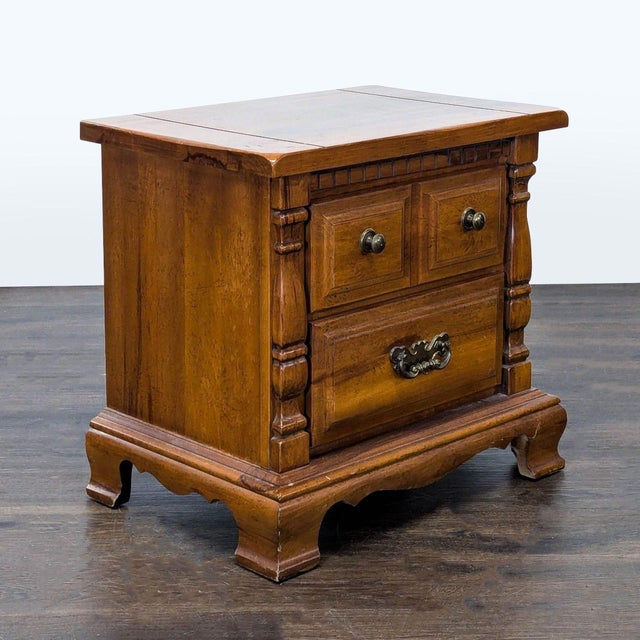 Brand: Sumter Furniture. Dimensions (in): 26W x 17D x 24H.