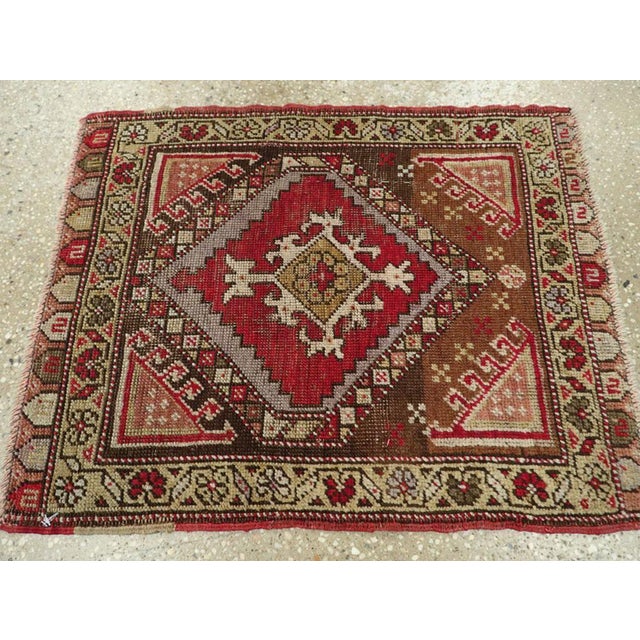 Early 20th Century Galerie Shabab Collection Early 20th Century Turkish Anatolian Throw Rug For Sale - Image 5 of 6