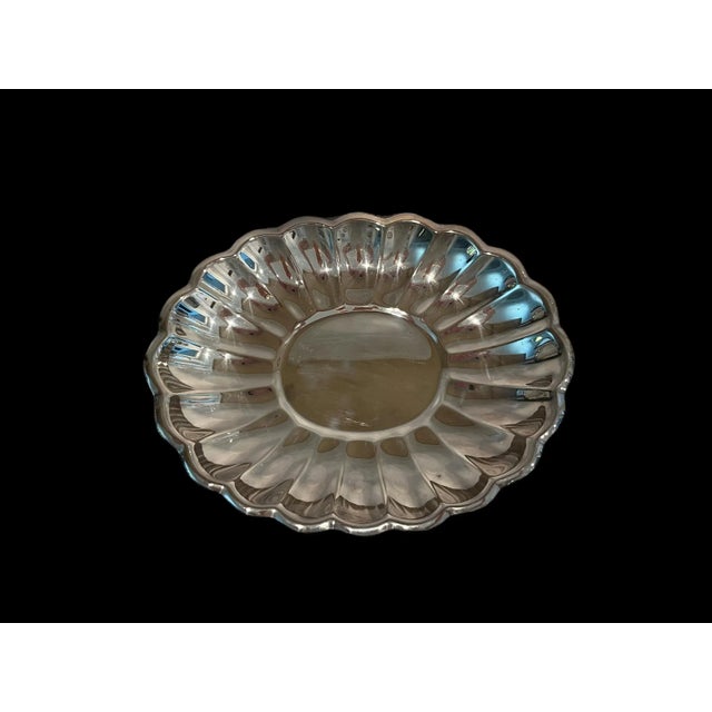 Traditional Mid 20th Century Reed & Barton Scalloped Silver Bowl For Sale - Image 3 of 9