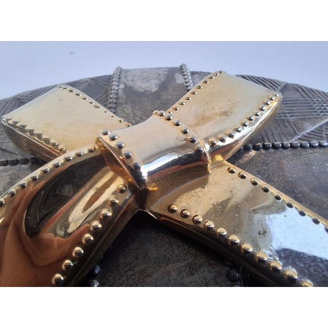 1980s Vintage Silver Tone Geometric Jewelry Box with Gold Bow, 1980 For Sale - Image 5 of 18