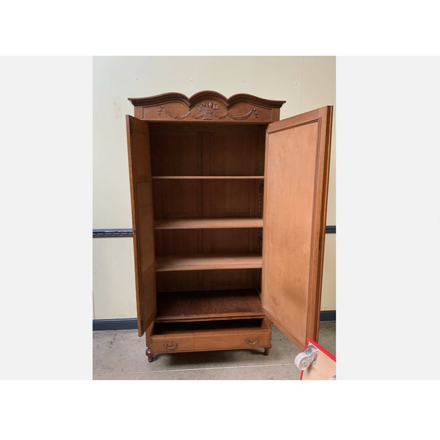 Age: circa 1910 Wood type: solid oak Condition: very good, meticulously maintained, fully restored original condition...