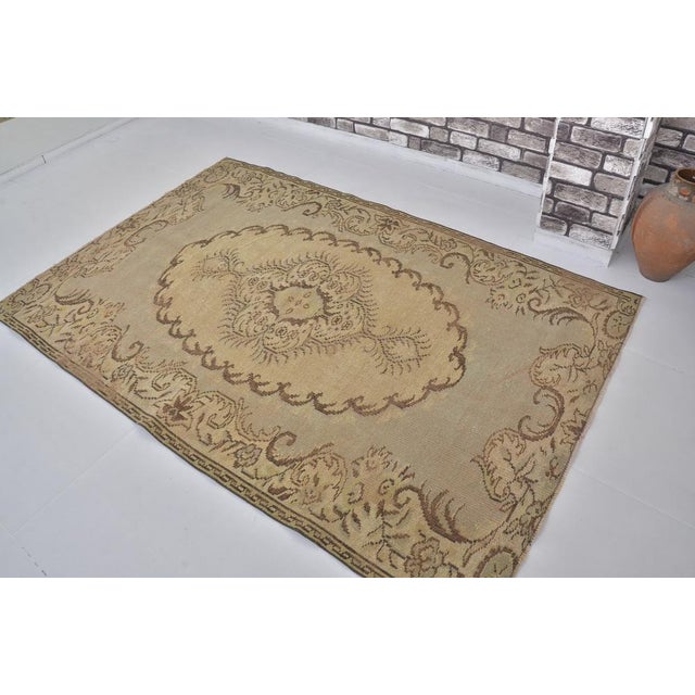 Rococo Vintage Modern Decor Living Room Rug in Pastel For Sale - Image 3 of 11