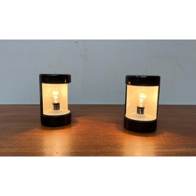 1960s Mid-Century Modern Italian Space Age Black Model Laura Table Lamps by Olaf von Bohr and Diego Valenti for Valenti Luce Milano, 1960s, Set of 2 For Sale - Image 5 of 18