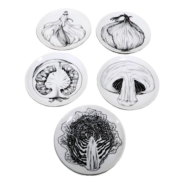 Mid 20th Century Set of Five Graphic Porcelain Heinrich & Co. H&c Selb Bavaria Vegetable Plates For Sale
