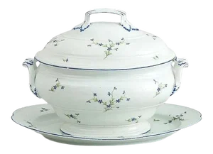 18th Century Niderviller Porcelain Cornflower Sprigs Soup Tureen Cover and Stand - A Pair