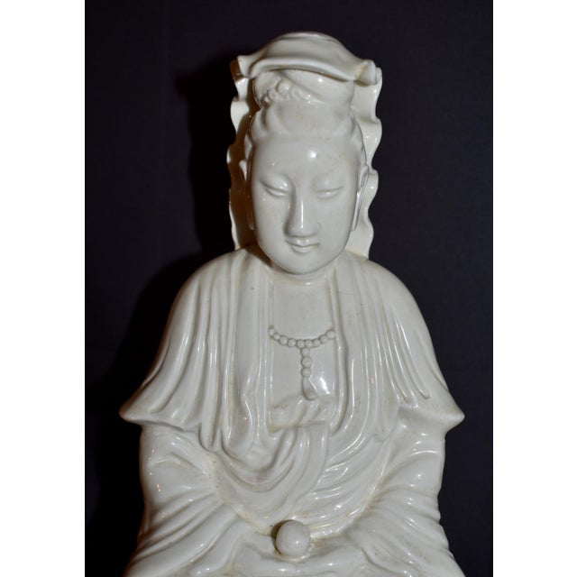 Pair Antique Chinese Blanc De Chine Porcelain Guanyin Statues Dehua Figures For Sale In Philadelphia - Image 6 of 18