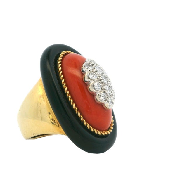 Metal 1970s Italian 18K Yellow Gold Coral, Diamond, and Black Onyx Cocktail Ring For Sale - Image 7 of 10