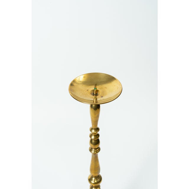 Thanks to its neutral style, the chandelier fits into any apartment, church, chapel or funerary, regardless of the...