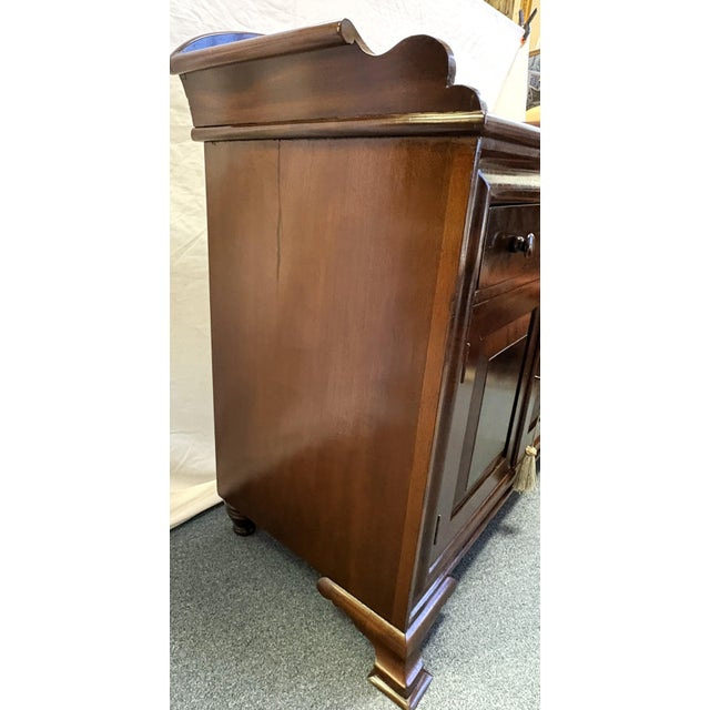 Mid 20th Century Mahogany Dry Sink Cabinet With Backsplash, Lock & Key For Sale - Image 9 of 18