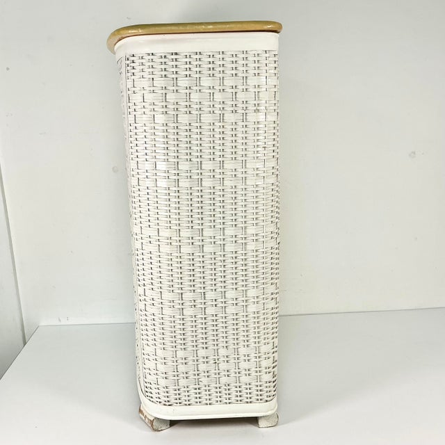 1960s Vintage Boho Chic Coastal Americana Extra Tall Wicker Hamper For Sale - Image 11 of 16