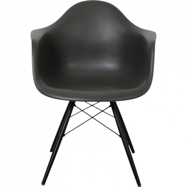 DAW Chairs by Charles Eames, Set of 4 For Sale - Image 4 of 18