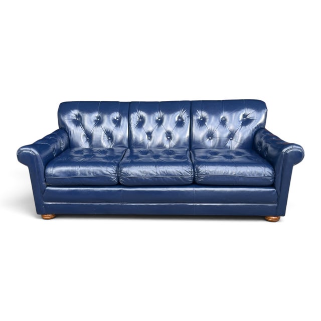 English 1960s Hollywood Regency Navy Blue Button-Tufted Leather Sofa For Sale - Image 3 of 13