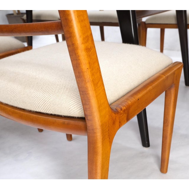 Mid-Century Modern Italian Mid-Century Modern Dining Table 8 Chairs Set New Linen Upholstery Seats For Sale - Image 3 of 18