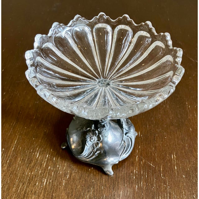 Art Nouveau Antique Art Nouveau Figural Floral Spelter and Scalloped Glass Centerpiece Tazza For Sale - Image 3 of 17