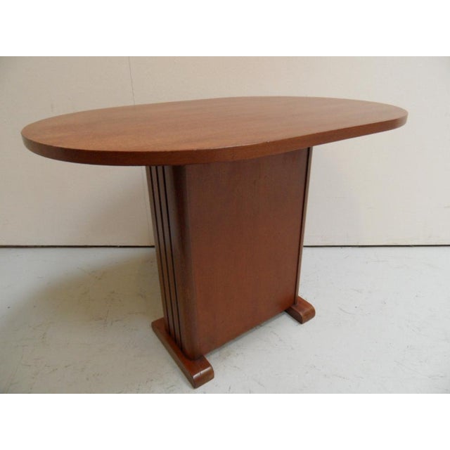 Art Deco Oval Coffee Table, 1920s, in Very Good conditions. Designed 1920 to 1949