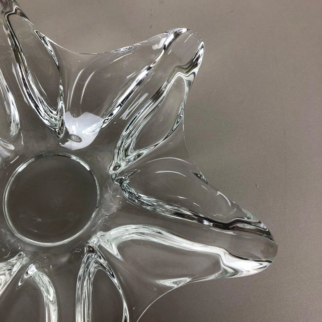 Large French Floral Crystal Glass Shell Bowl from Vannes Art, 1970s For Sale - Image 17 of 18