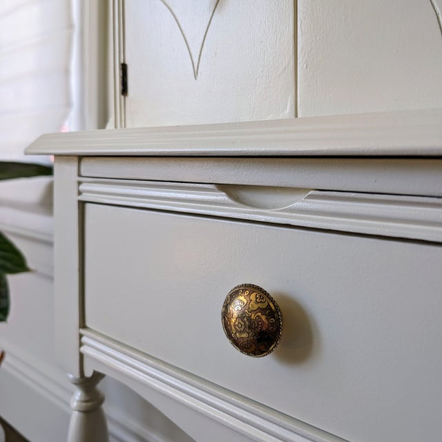 Vintage White Cocktail Cabinet or Dry Bar For Sale - Image 12 of 12