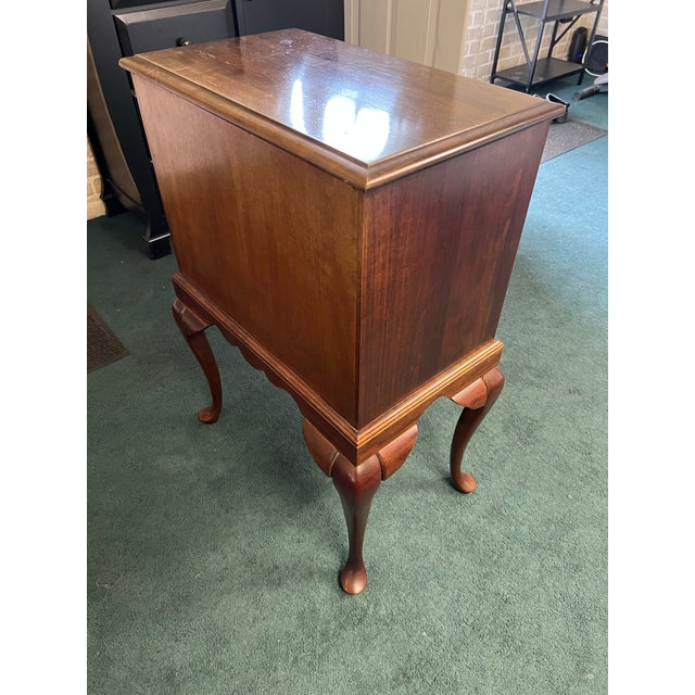 Vintage Queen Anne Cedar-Lined Silver Chest on Stand For Sale In Cleveland - Image 6 of 9