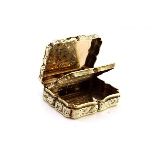 Metal Victorian Gold and Pata Vinaigrette Box For Sale - Image 7 of 10