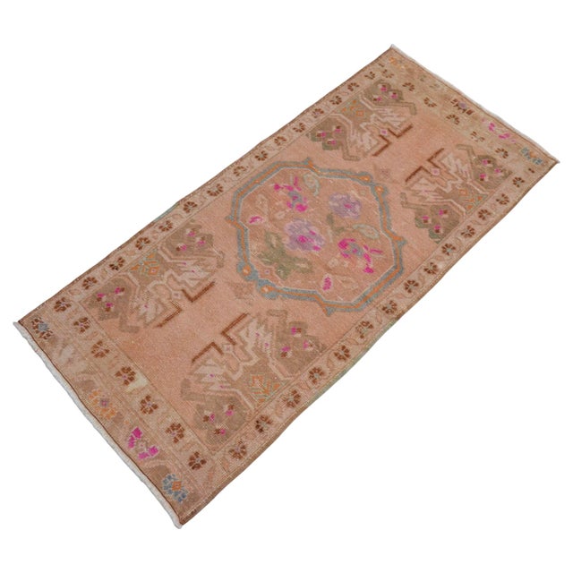 1960s Low Pile Hand Knotted Turkish Small Rug Faded Mat Accent Rug - 21'' X 45'' For Sale - Image 4 of 16