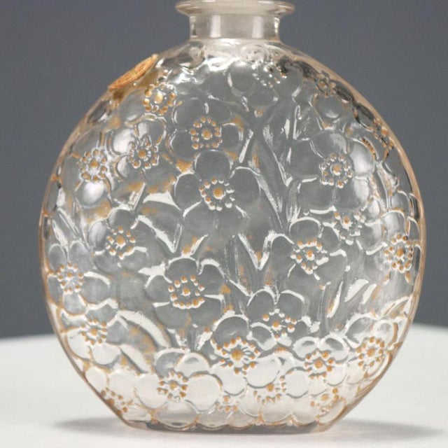Le Lys Bottle by René Lalique for Dorsay For Sale - Image 4 of 7