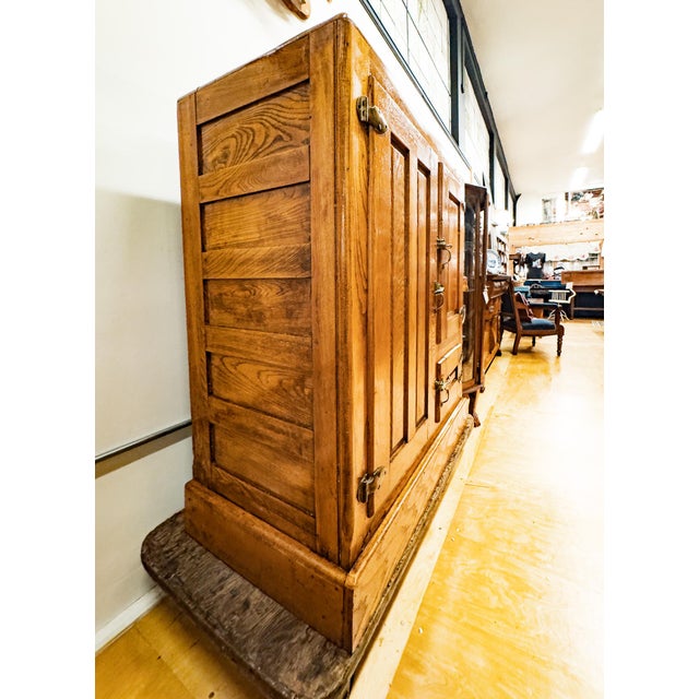 Early 20th Century Antique Oak Ice Box For Sale - Image 5 of 17