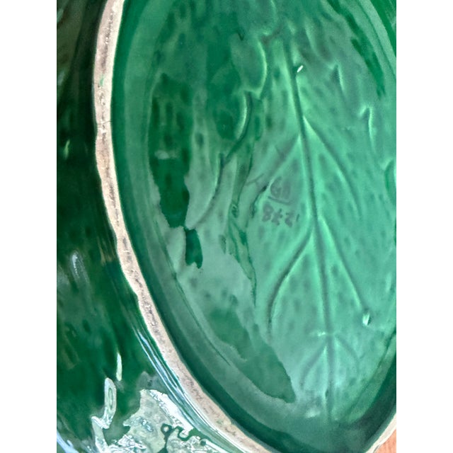 1980s Late 20th Century Italian Strawberry Majolica Leaf Bowl For Sale - Image 5 of 6
