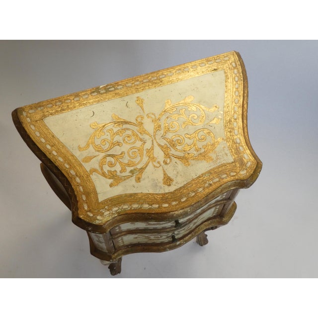 Mid-Century Florentine Italian Gold and White Gilt Side Table Nightstand, 1960s For Sale - Image 9 of 10