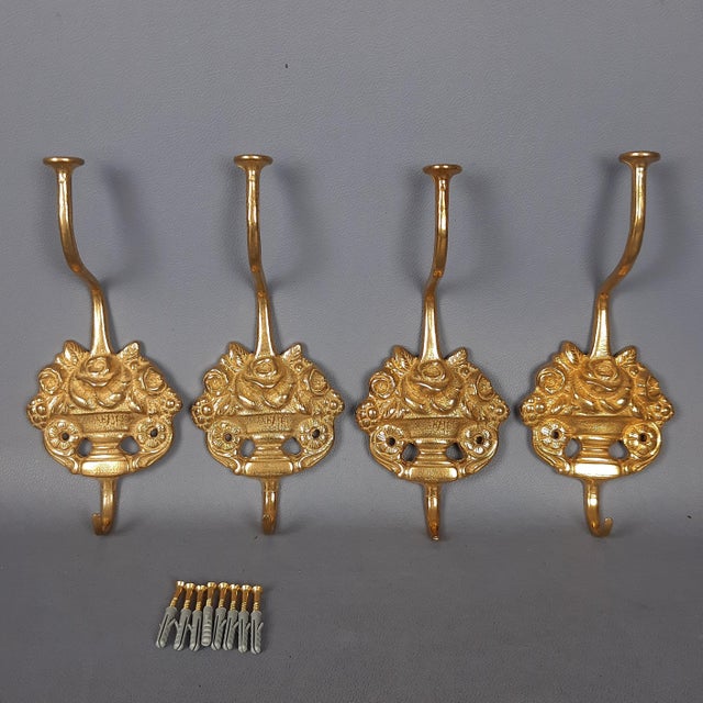 Gold Lombard Brass Coat Hangers with Rose Baskets, Italy, 1960s, Set of 4 For Sale - Image 8 of 12