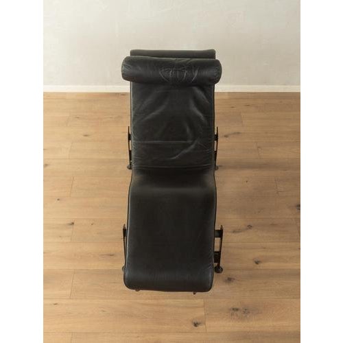 Black LC4 Chaise Longue by Le Corbusier for Cassina For Sale - Image 8 of 14