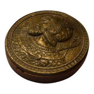 19th-Century Round Bronze and Wood Paperweight Depicting a Renaissance Nobleman For Sale