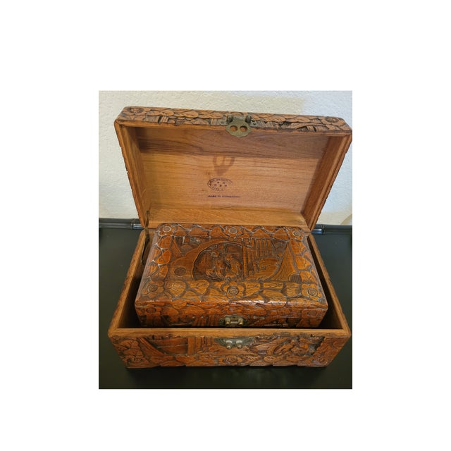 Mid-20th Century Chinese Carved Camphorwood Nested Boxes (Set of 3) by Hung Hop Chests Co. For Sale - Image 17 of 18