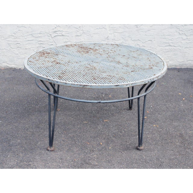 Metal Salterini Mid Century Modern 'Radar' Round Iron Outdoor Coffee Table For Sale - Image 7 of 18