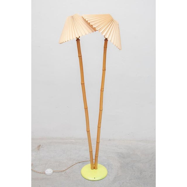 Mid-Century Modern Bamboo Floor Lamp with Yellow Metal Base, 1959 For Sale - Image 4 of 10