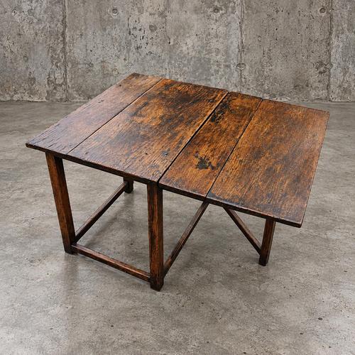 Drop Leaf Gate Leg Side Table, 1930s For Sale - Image 6 of 6