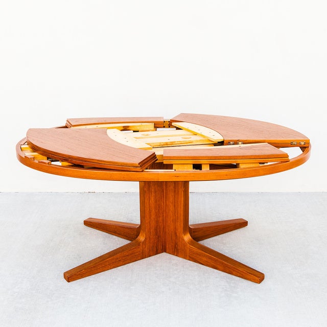 1960s Iconic Dyrlund Lotus Flip-Flap Oval Dining Table in Teak, Danish Mid Century Modern For Sale - Image 11 of 18