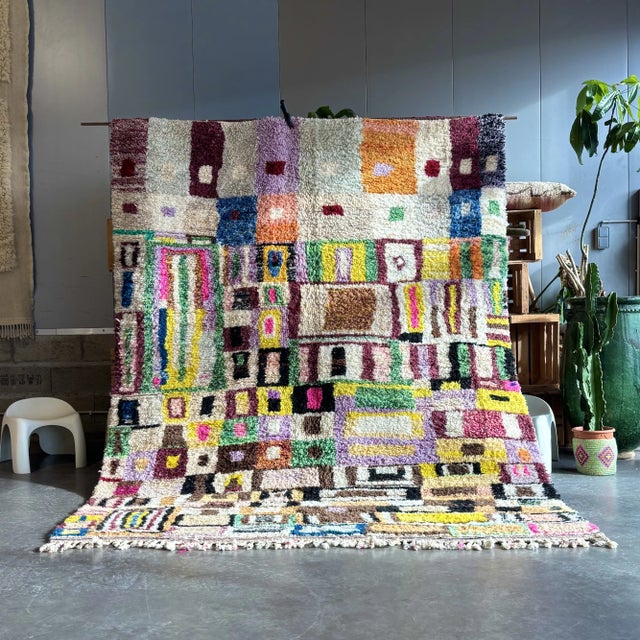 Prepare to be captivated by the sheer elegance and artisanal excellence of our Modern Handwoven Moroccan Beni Ourain...