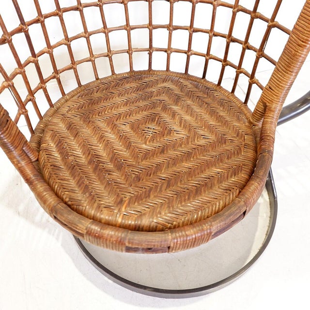 1970s Hanging Armchair in Woven Wicker on a Steel Frame, 1970s For Sale - Image 5 of 12