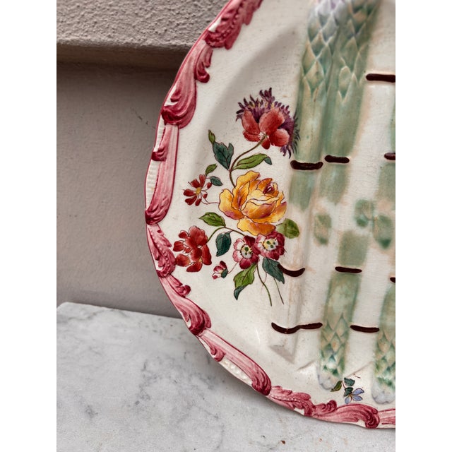 French Country 19th Century Longchamp Majolica Asparagus Plate With Flowers For Sale - Image 3 of 6