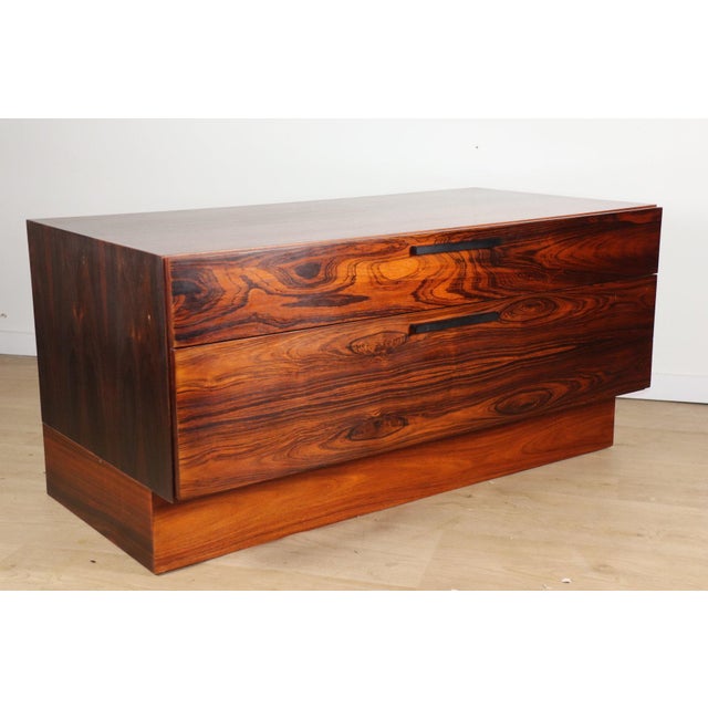 Scandinavian Low Sideboard in Rosewood attributed to Ib Kofod Larsen, Denmark, 1960s For Sale - Image 17 of 18