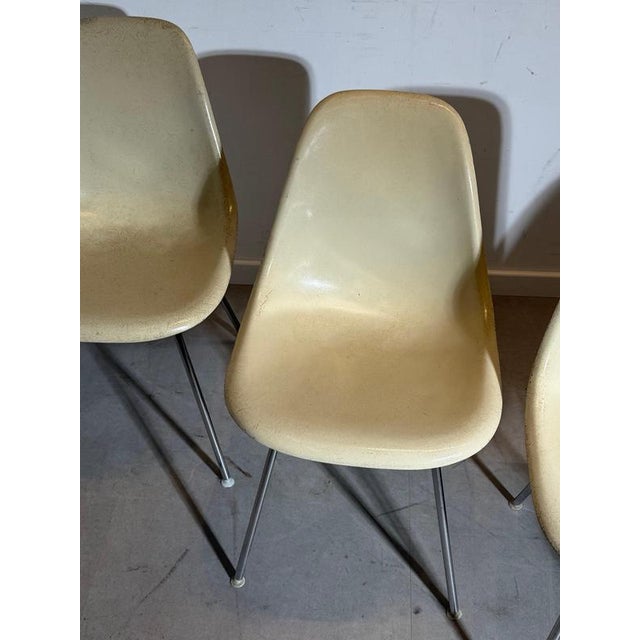 Vintage Fiberglass Chairs by Charles & Ray Eames for Herman Miller, Set of 4 For Sale - Image 5 of 8