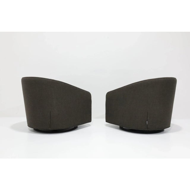 Minotti Portofino Swivel Lounge Chairs, Pair For Sale In Dallas - Image 6 of 10