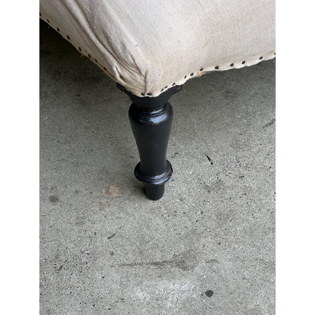 French 19th Century Chaise Longue in Muslin For Sale - Image 12 of 13