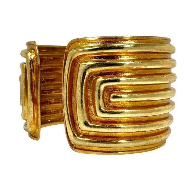 Mid 20th Century Mid 20th Century Split Front 18K Gold Vintage Tiffany and Co. Hinged Cuff Bracelet 1.75 Inches Wide For Sale - Image 5 of 12