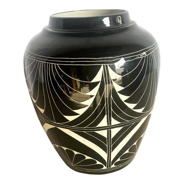 1989 Black and White Sgraffito Pottery Vase by the Curras Brothers For Sale