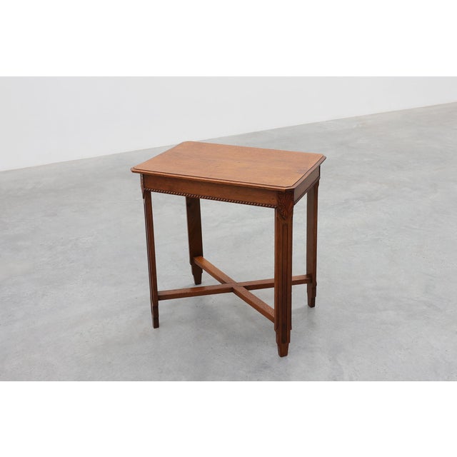 Brown Art Deco French Side Table with Fluted Legs, Carved Frieze and X-Stretcher, 1920s For Sale - Image 8 of 13