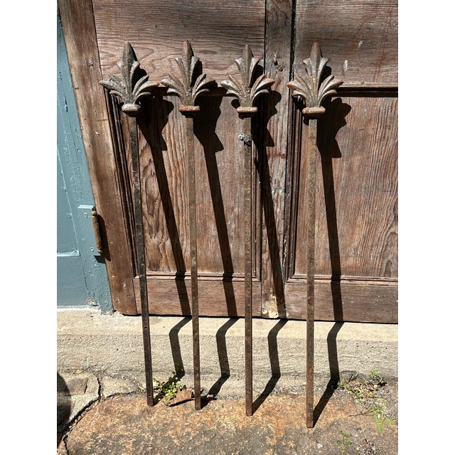 Late 19th Century Victorian Fleur-De-Lis or Starburst Topped Fence Posts - Set of 4 For Sale - Image 4 of 6