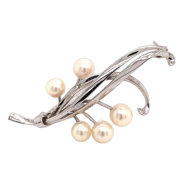 1990s Mikimoto Estate Akoya Pearl Brooch Pin Sterling Silver For Sale