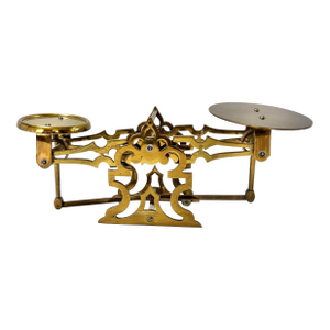 Vintage Brass Balance Scale – Edwardian Decorative Desk Scale