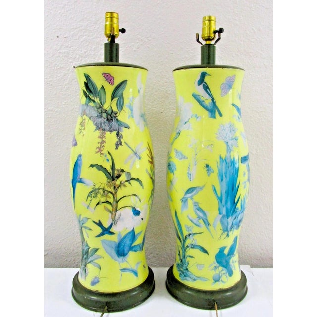 Mid-Century Modern 1970s Pair of English Mid-Century Palm Beach Reverse Decoupage Botanical Table Lamps For Sale - Image 3 of 12